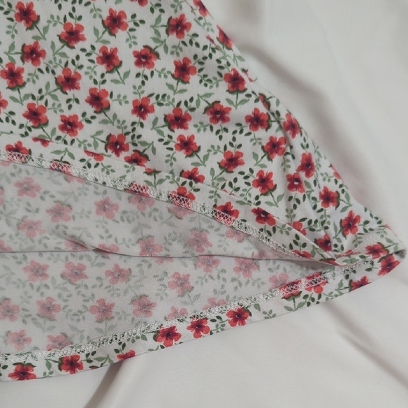 UO Kerry Ivory Floral Playsuit, Color Red/Green/White Size SP - Picture 10 of 16